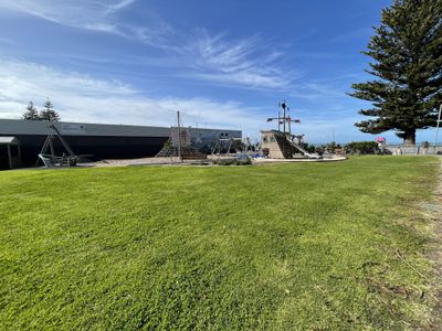 17 Admella Drive, Beachport