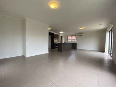 12 Casino Parade, Point Cook