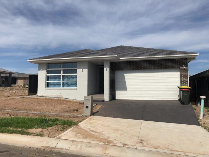 9 Rowan Street, Oran Park