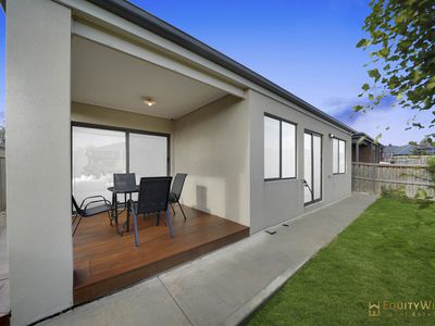 14 Pepita Crescent, Manor Lakes