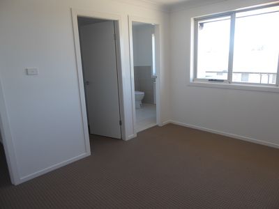 37 Highland Close, Macquarie Links