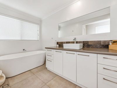 31 Jinatong Loop, Dawesville