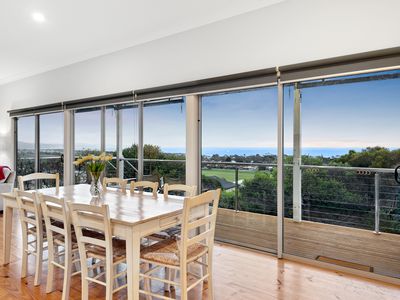17 Stacey Drive, Carrickalinga