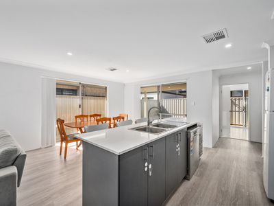 16 Modena Road, Piara Waters