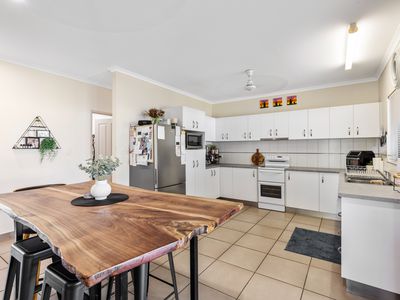 2 / 2 Priore Court, Moulden