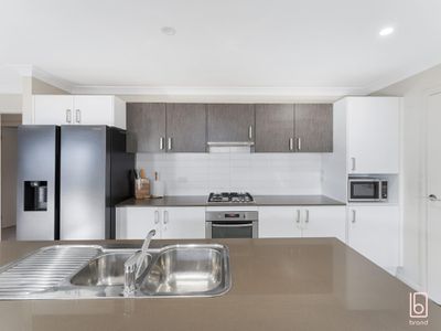 22 Grasstree Avenue, Woongarrah