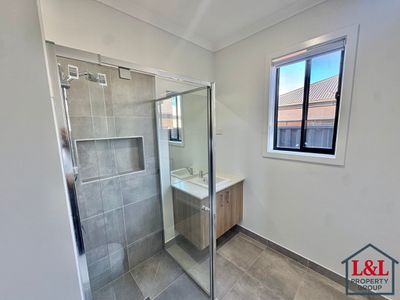4 Springsure Street, Truganina