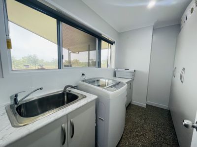 303 Acaciavale Road, Breddan