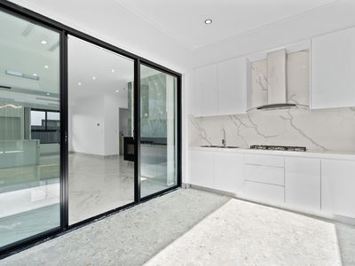 31 Fourteenth Avenue, Austral