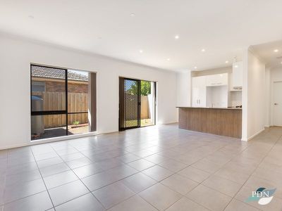 2 / 13 Edgar Street, Werribee