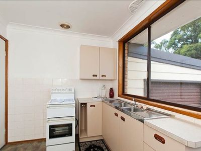 4 Fisher Street, Oak Flats