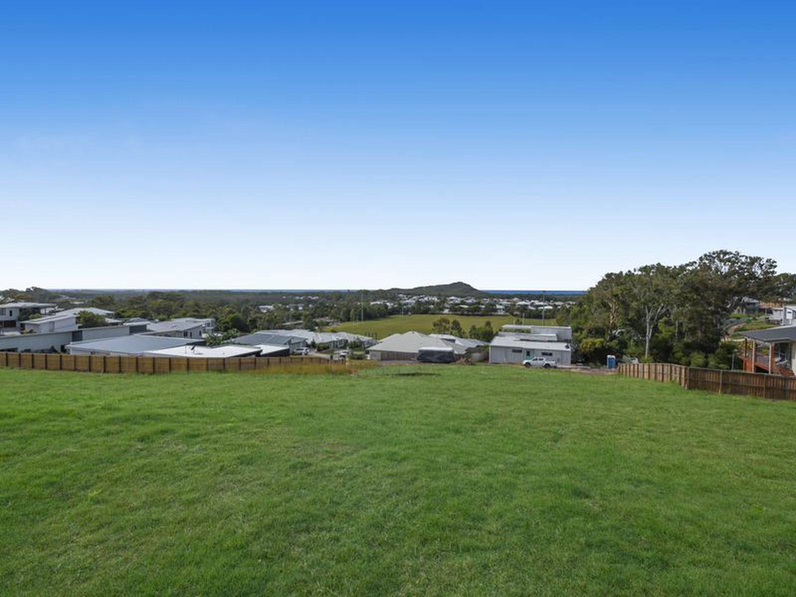 Photo 1 of 10, 8 Tallowood Court, Peregian Springs
