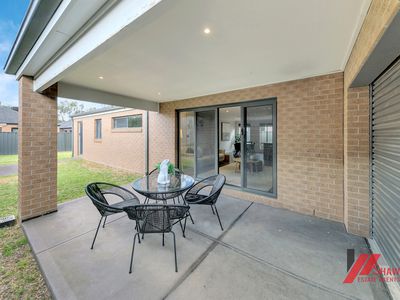 12 Bindarri Road, Manor Lakes