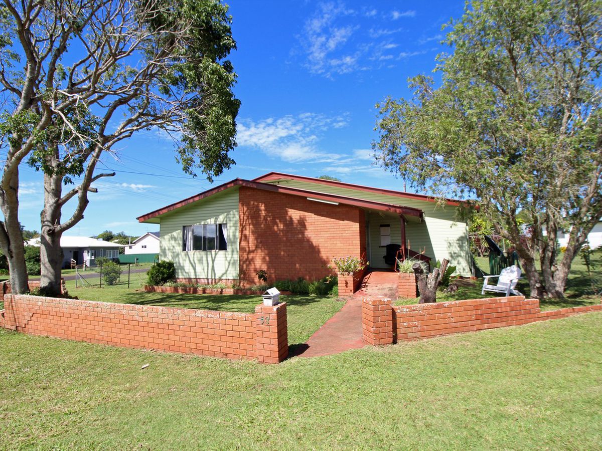 63 Planet Avenue, Atherton