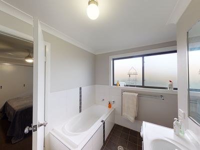 6 Shetland Avenue, Dubbo