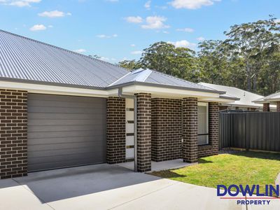 1 / 4 Emerald Close, Medowie
