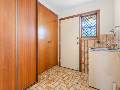 1077 Lower North East Road, Highbury