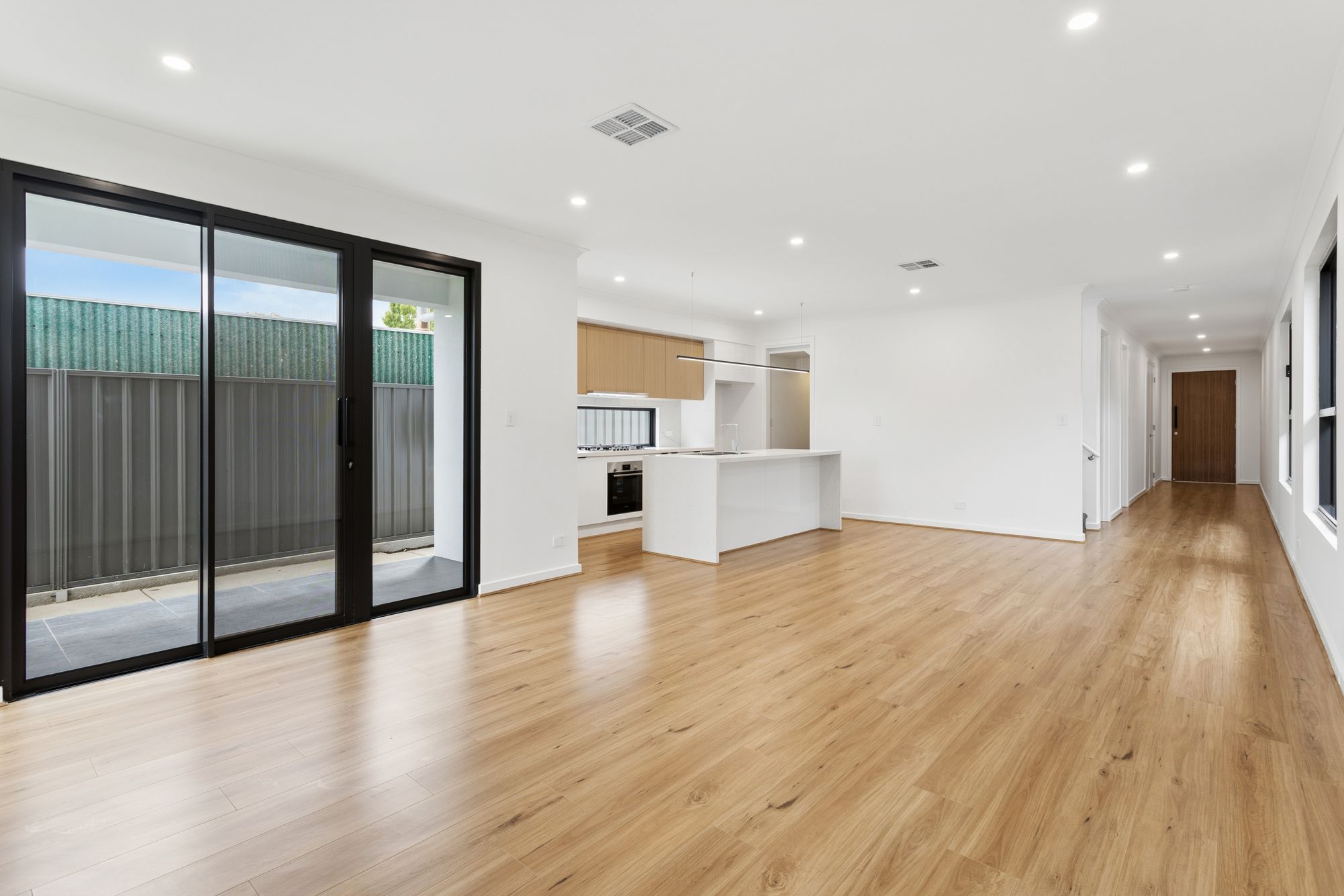 32B Avenue Road, Paradise