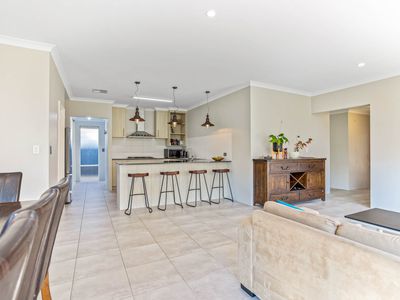 21 Sarsaparilla Ramble, Byford