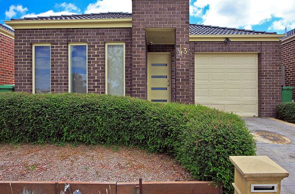 43 Elsternwick Way, Craigieburn