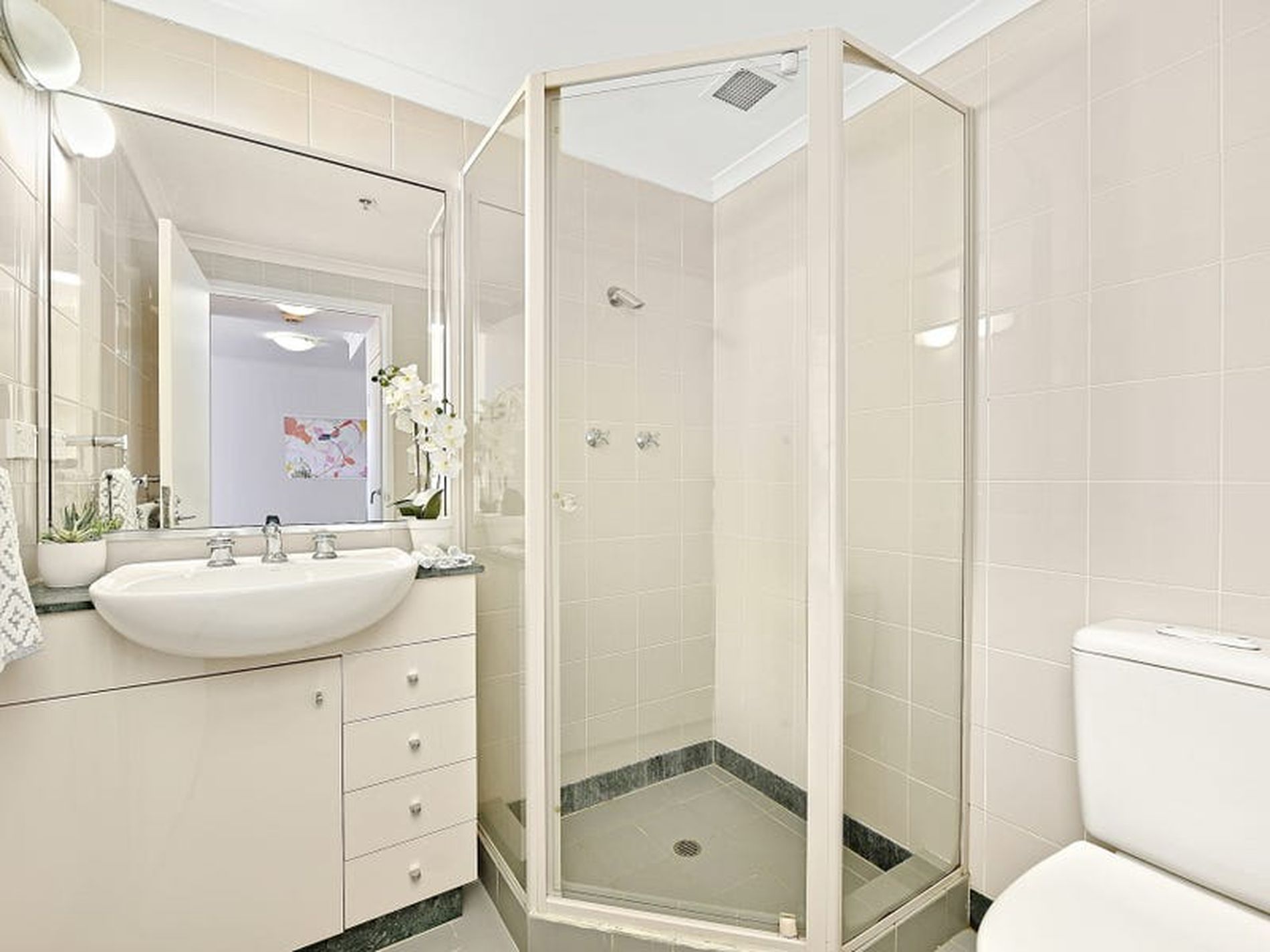 2704 / 1 Hosking Place, Sydney