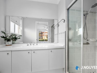 172 Leacocks Lane, Casula