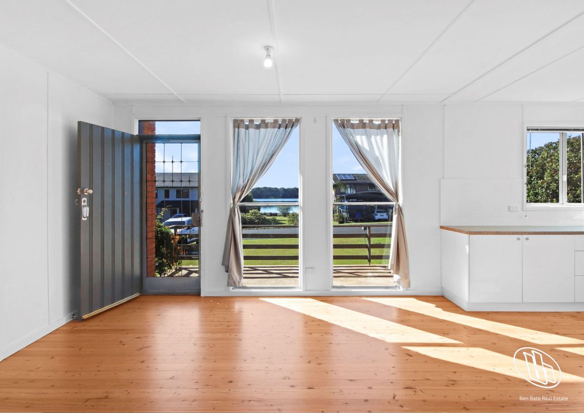 24 Myuna  Street, Dalmeny
