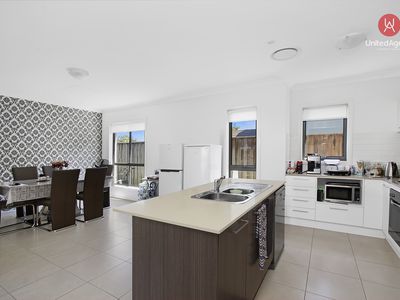 9 Truscott Avenue, Middleton Grange