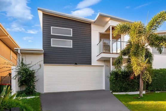 25 Harbour Rise, Hope Island