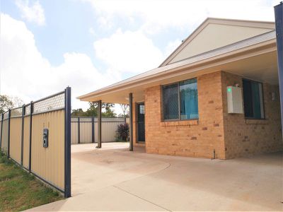 7 / 16 Queen, Kingaroy