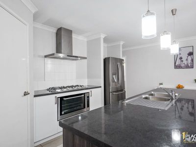 6 Kendale Way, Meadow Springs
