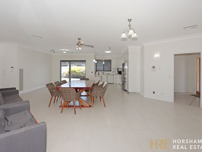 15 Fisher Square, Horsham