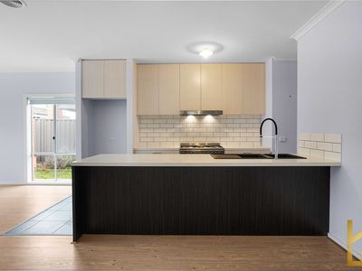 22 Bregman Esplanade, Manor Lakes