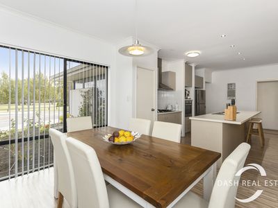 2 Alvarez Parkway, Tapping