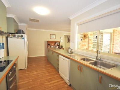 61 Cormorant Crescent, Dubbo