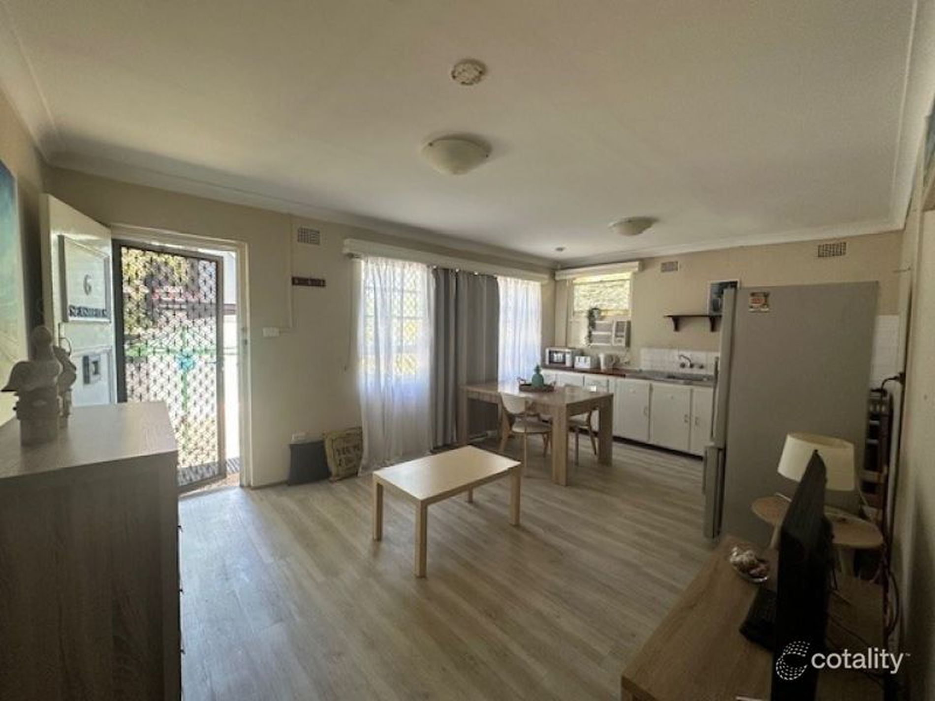 6 / 4 Mosbri Crescent, The Hill
