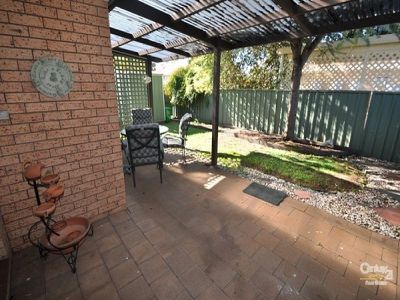 6 / 96 Bultje Street, Dubbo