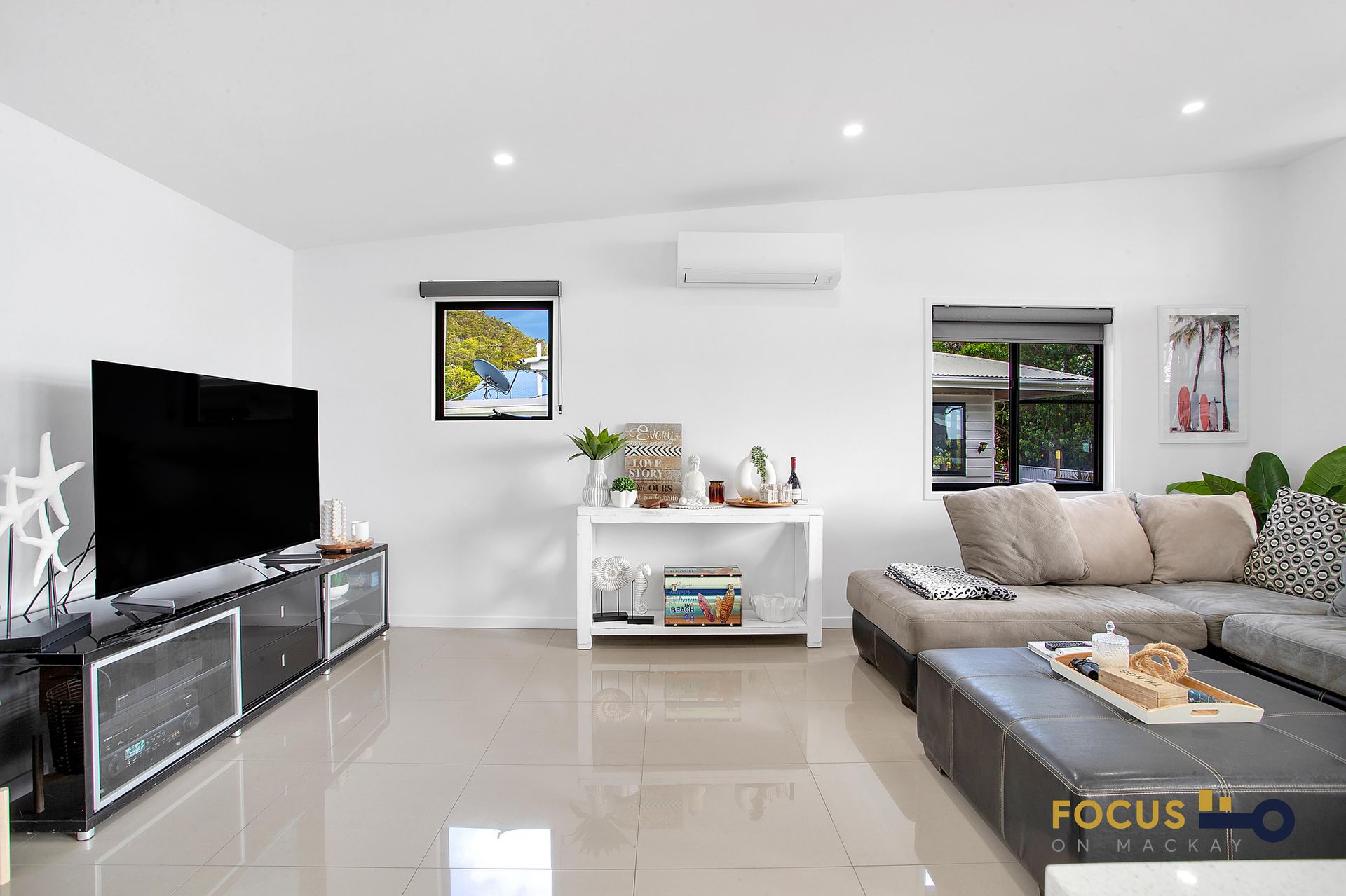 12 Ward Esplanade, Ball Bay