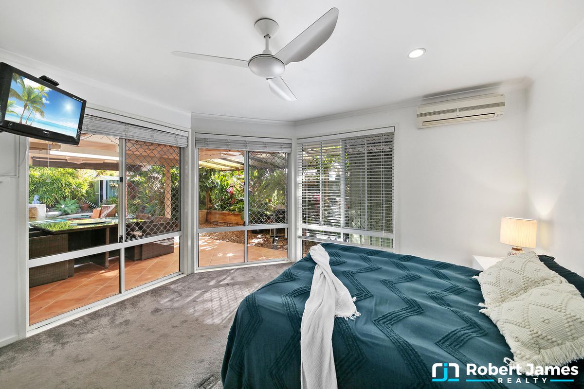 6 Hoylake Court, Tewantin