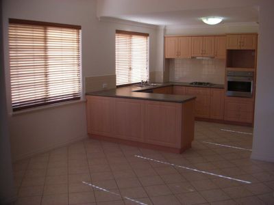 1 / 44 Rushton, Burswood
