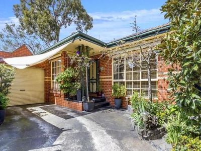 16B Lemana Crescent, Mount Waverley