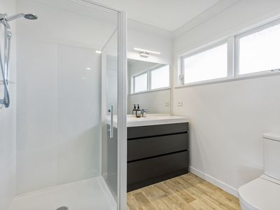 6 Helga Crescent, Te Atatu Peninsula
