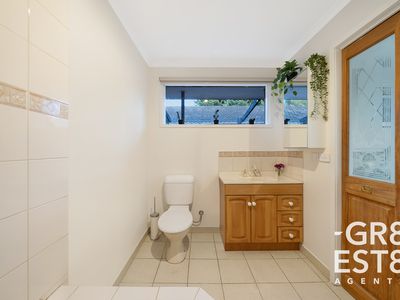 9 Greenshank court , Carrum Downs