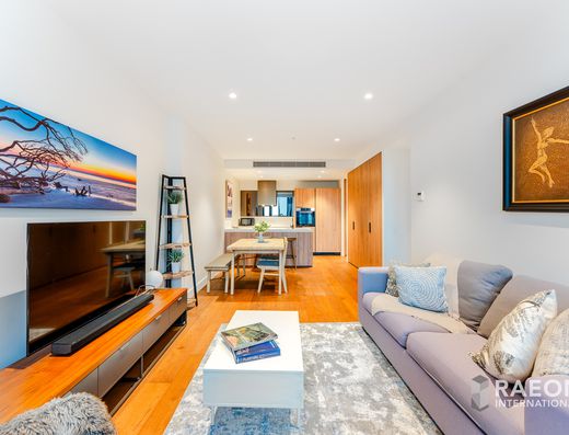Luxury living with city skyline views located in the heart of South Yarra