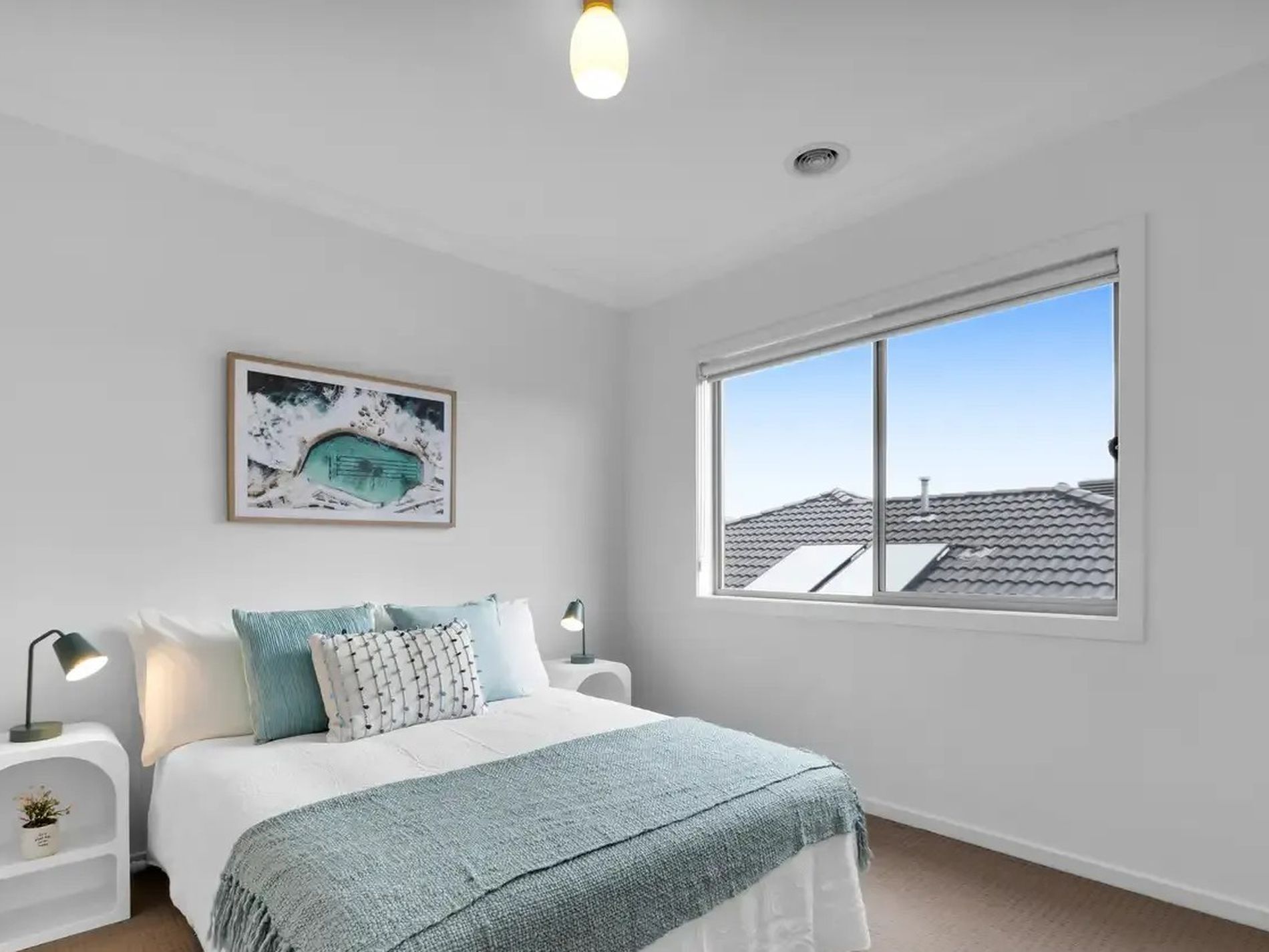 9 Hutchence Drive, Point Cook