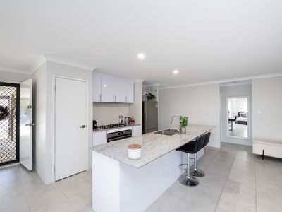 1 Kookynie Loop , Baldivis