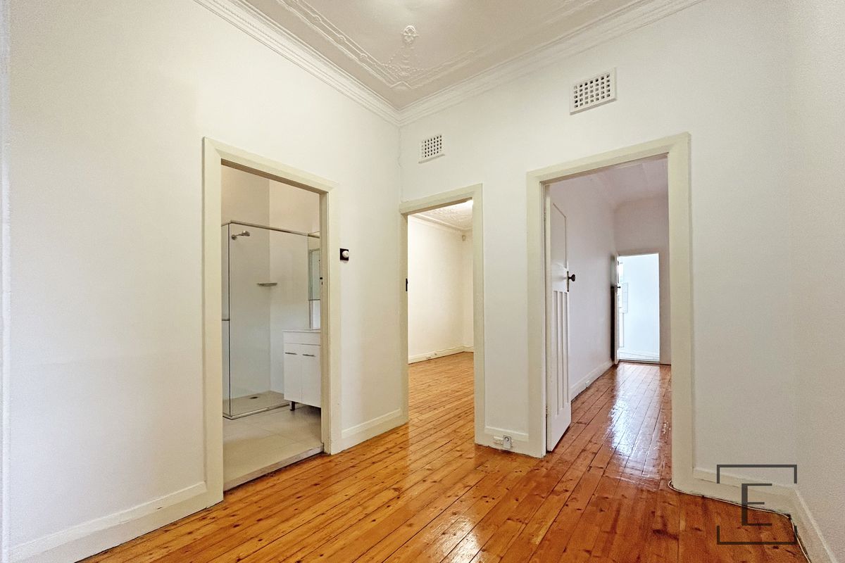 1 / 296 Lyons Road, Five Dock