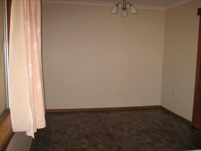 2 Gellatly Ave, Figtree