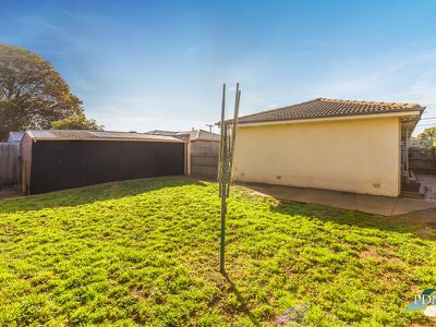 61 Cambridge Crescent, Werribee