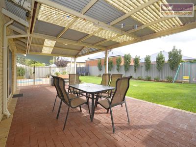 1 Claret Ash Court, Helena Valley